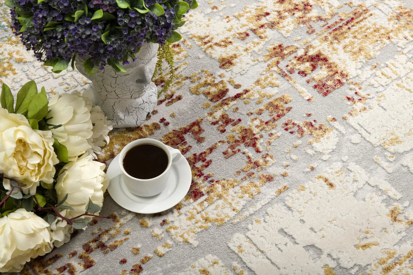 4' X 6' Abstract Beige And Gold Modern Area Rug - Homeroots - Flyclothing LLC