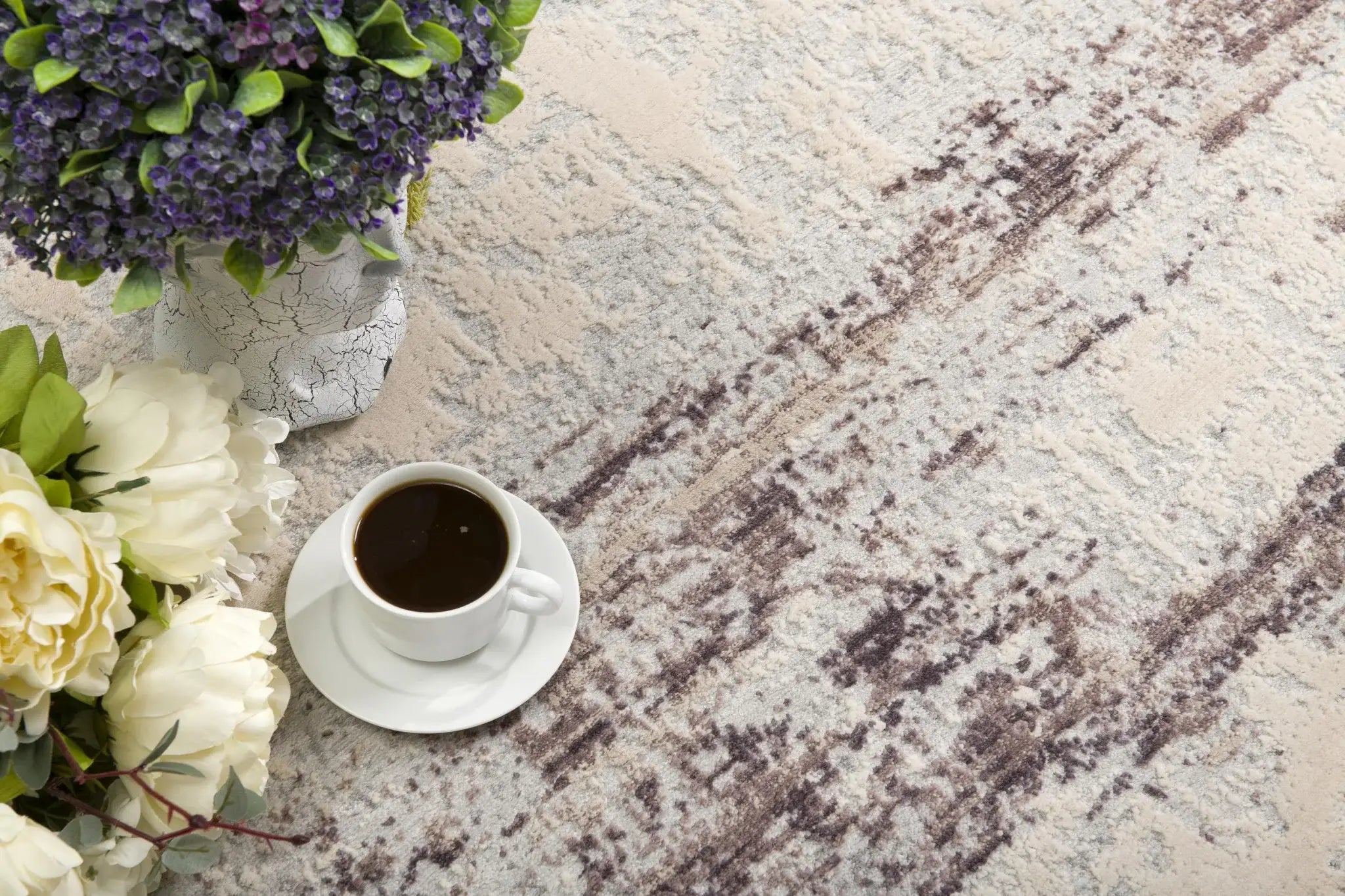 5' X 7' Violet Abstract Dhurrie Area Rug - Homeroots - Flyclothing LLC