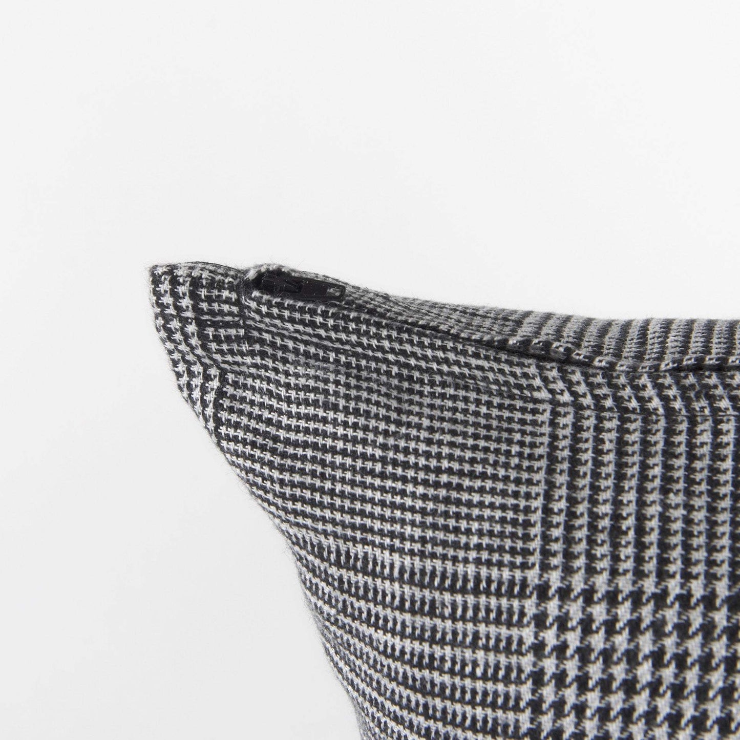 White And Black Pattern Throw Pillow Cover - Homeroots - Flyclothing LLC
