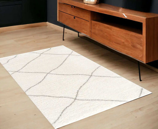 4' X 6' Ivory Modern Uneven Lattice Area Rug - Homeroots - Flyclothing LLC