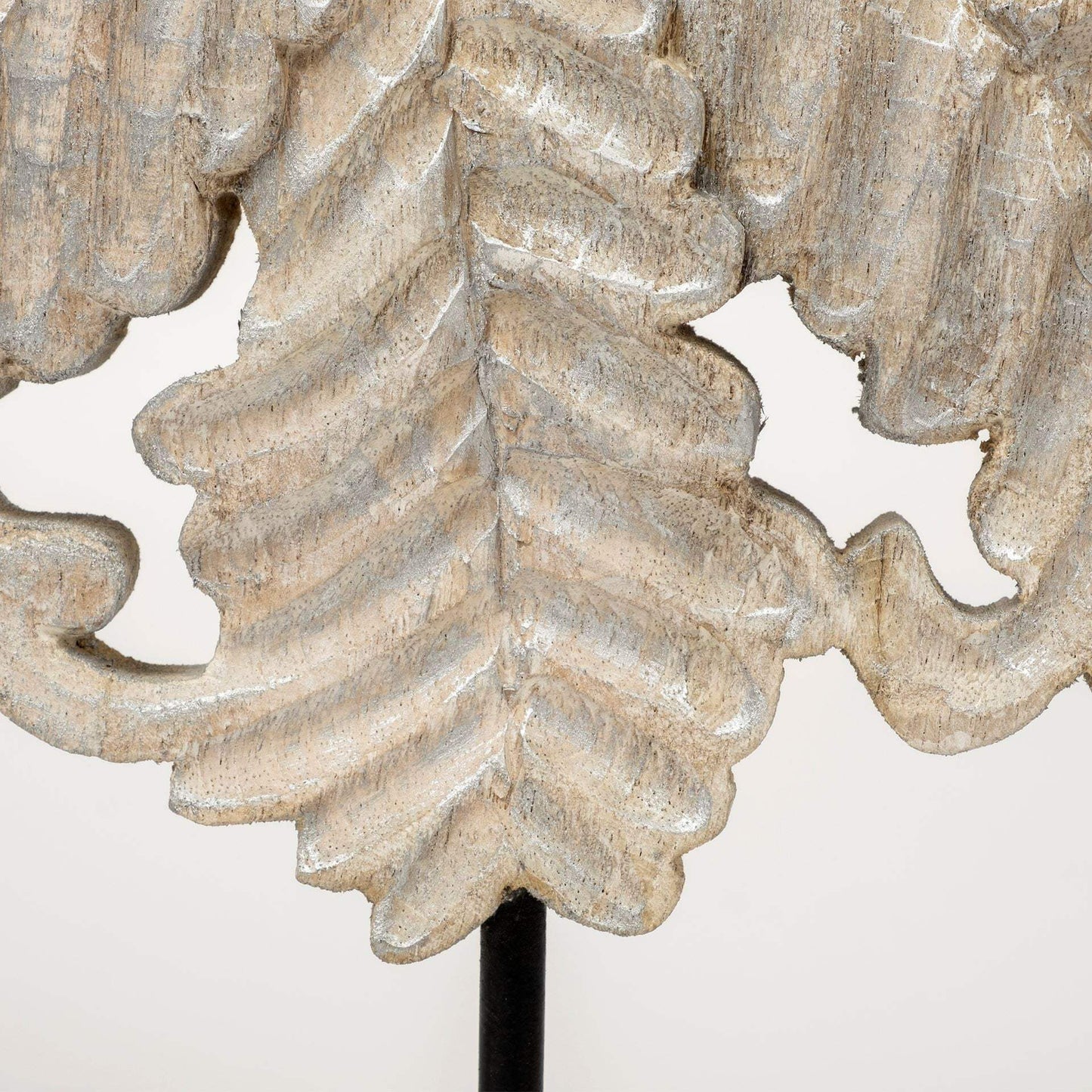 22" White Metal Sculpture - Homeroots - Flyclothing LLC