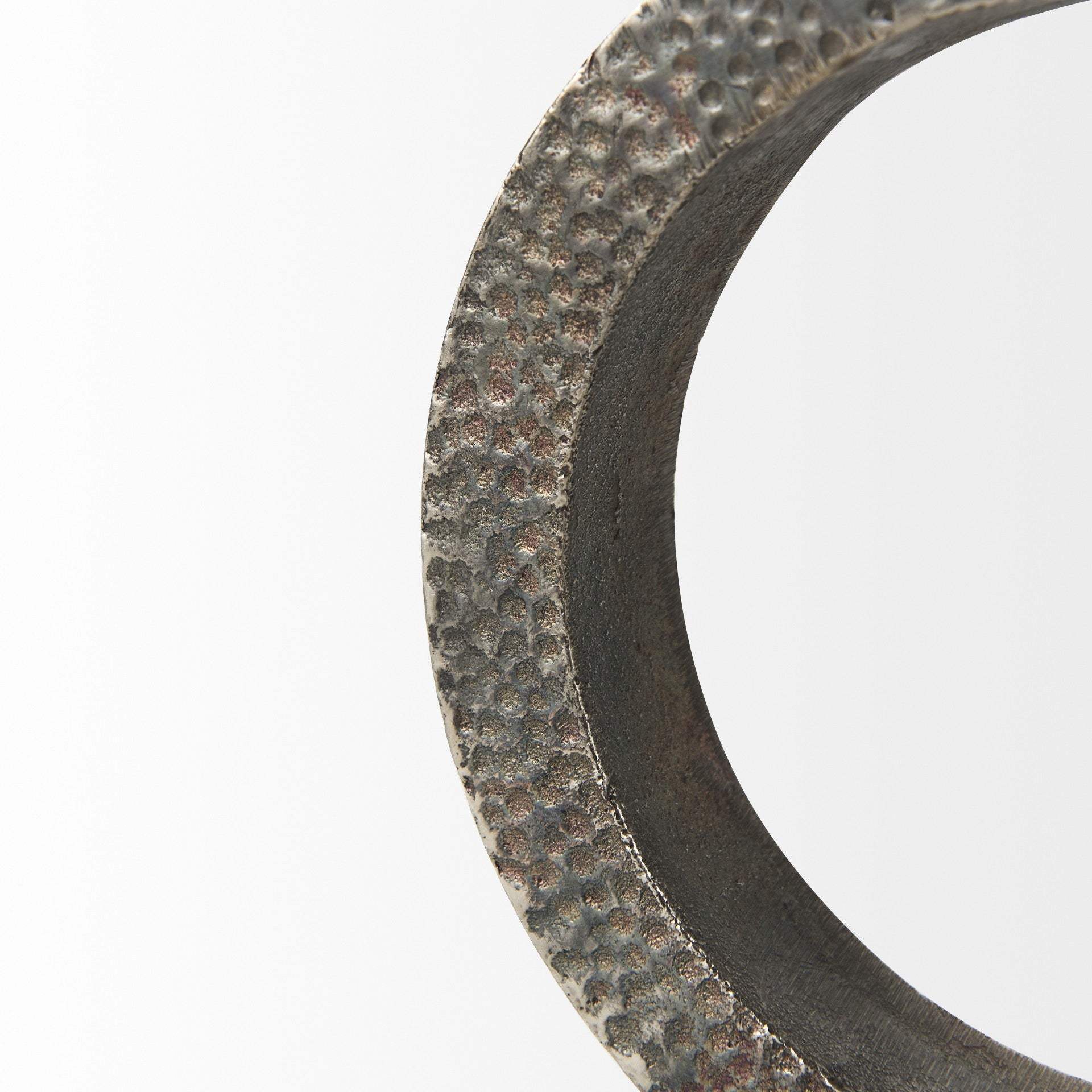 Two Ring Gray Hammered Metal Sculpture - Homeroots - Flyclothing LLC