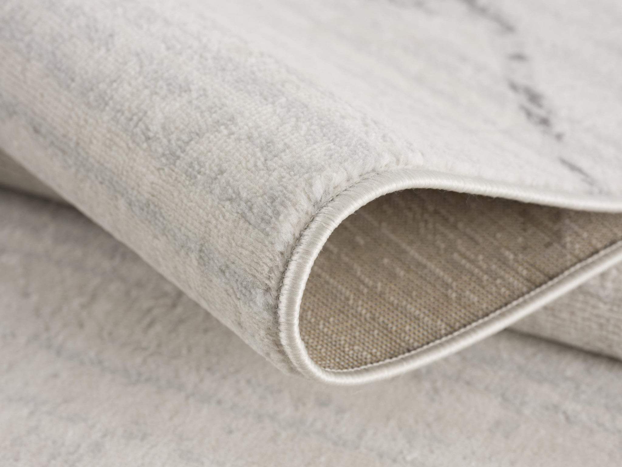 5' X 7' Gray and Ivory Geometric Area Rug - Homeroots - Flyclothing LLC