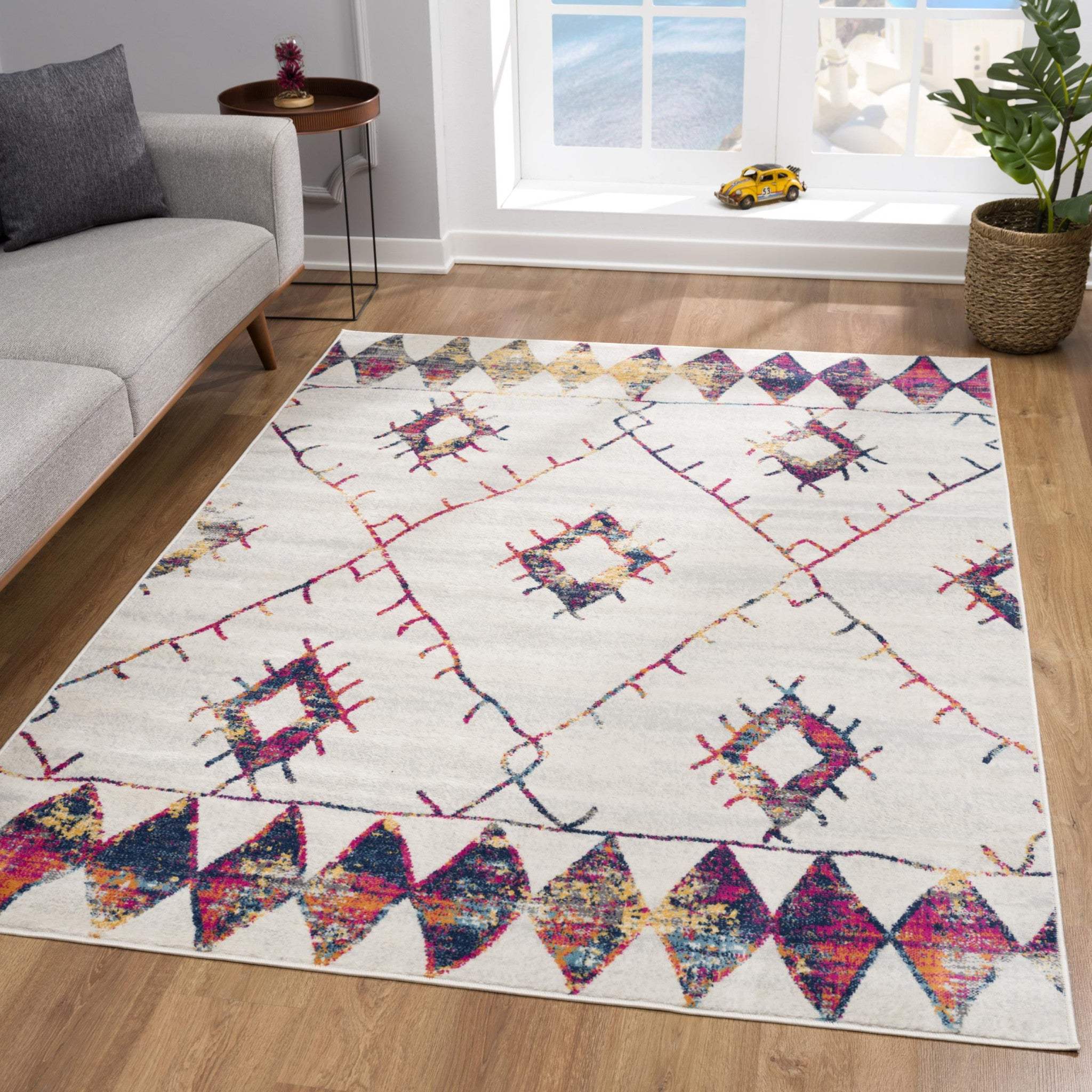 5' X 8' Cream Damask Area Rug - Homeroots - Flyclothing LLC