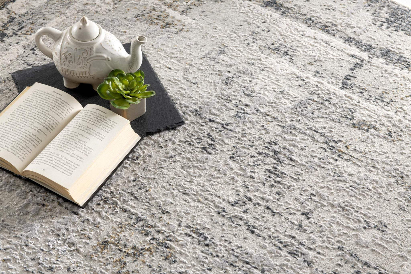 4' X 6' Gray and Ivory Abstract Power Loom Area Rug - Homeroots - Flyclothing LLC