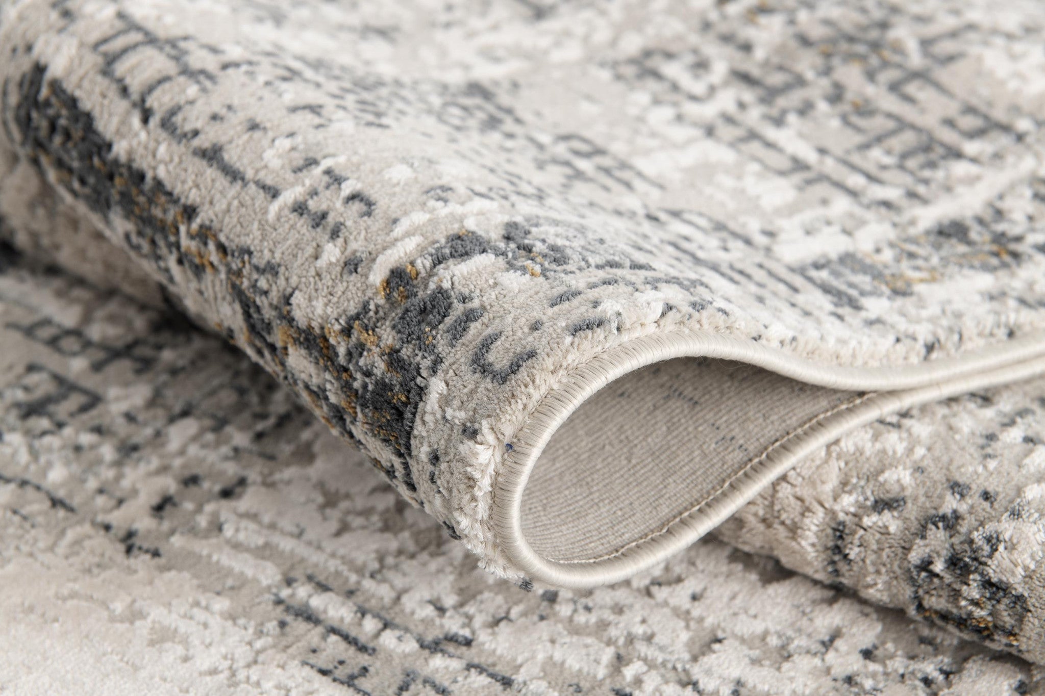 4' X 6' Gray and Ivory Abstract Power Loom Area Rug