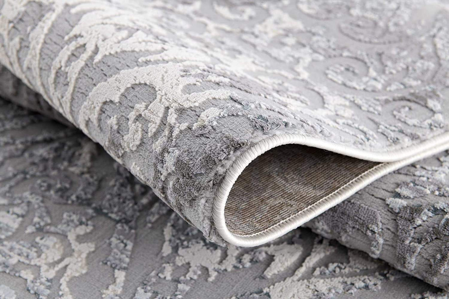 5' X 8' Cream And Gray Tinted Ogee Pattern Area Rug - Homeroots - Flyclothing LLC