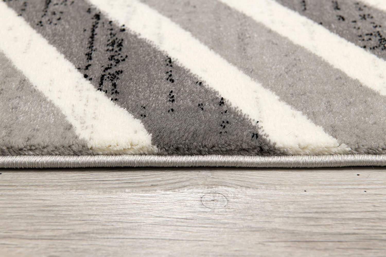 7' X 9' Gray Chevron Dhurrie Area Rug - Homeroots - Flyclothing LLC