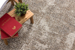 5' X 7' Gray and Ivory Abstract Area Rug