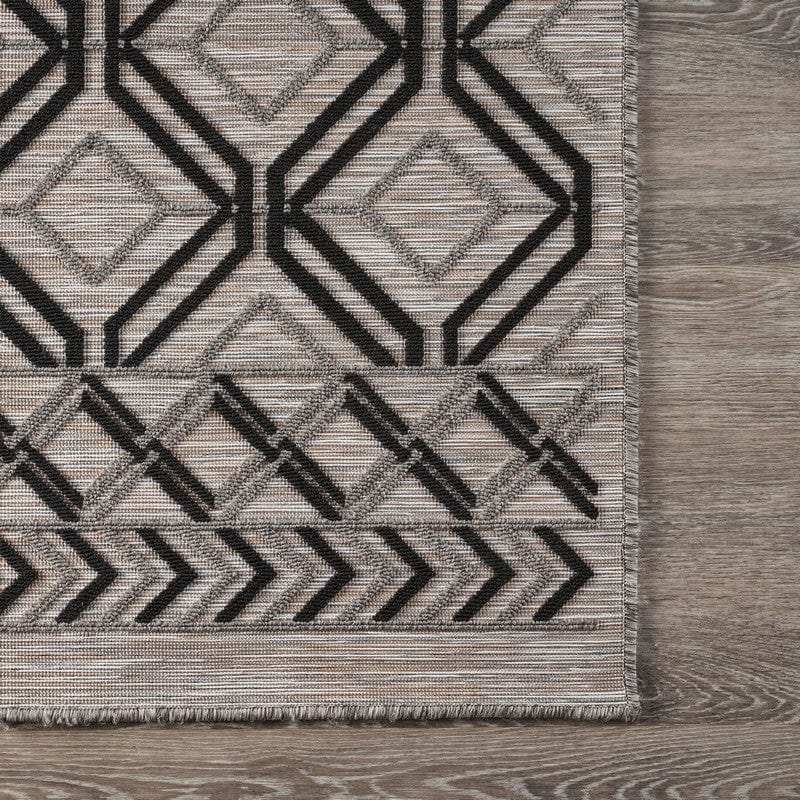 5' X 7' Black And Tan Indoor Outdoor Area Rug - Homeroots - Flyclothing LLC