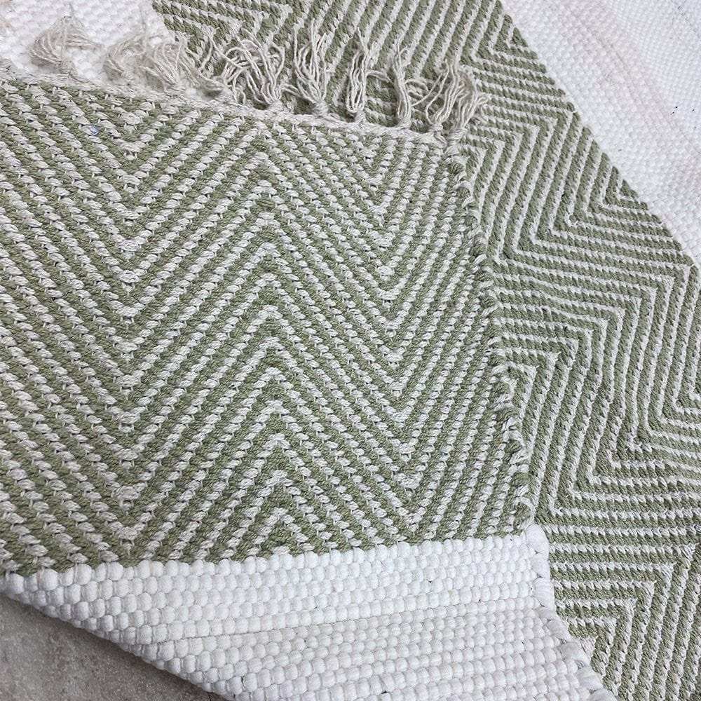 2' X 4' Green and White Hand Woven Area Rug - Homeroots - Flyclothing LLC