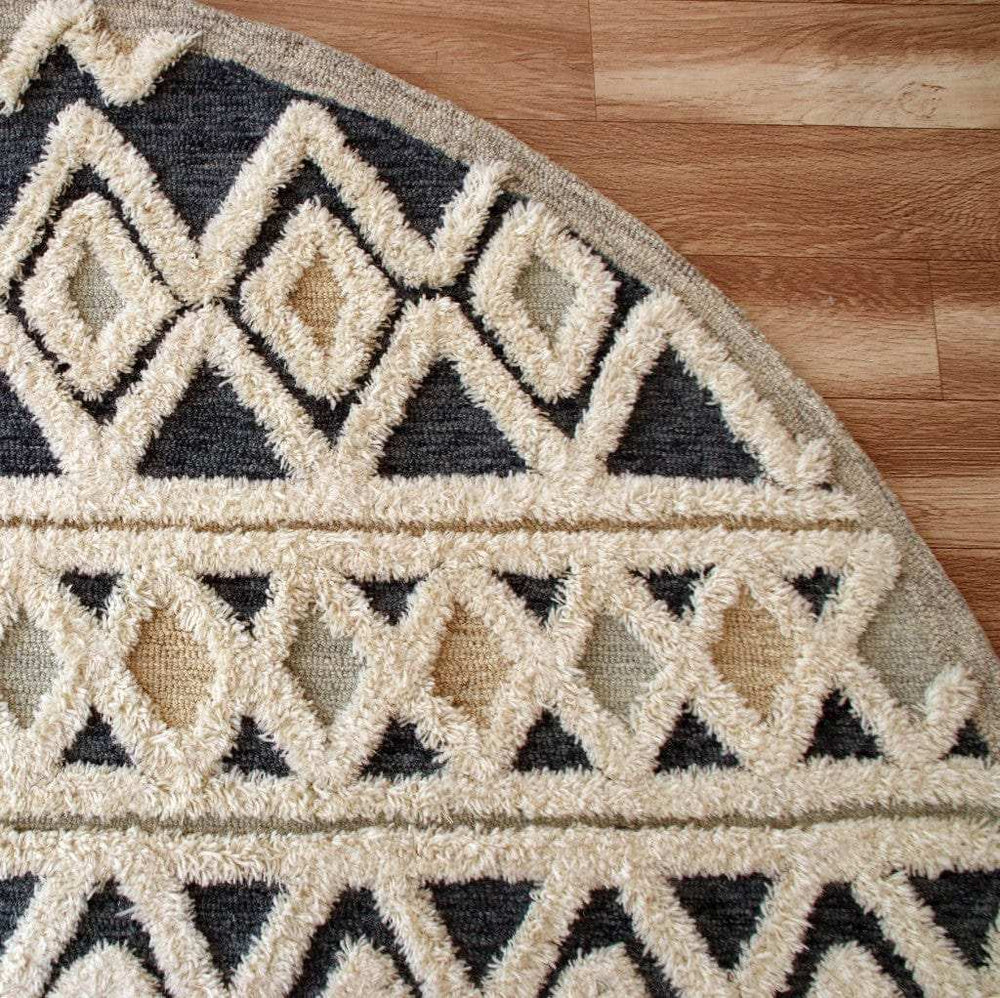 4' Round Blue and Cream Stripe Diamond Area Rug - Homeroots - Flyclothing LLC