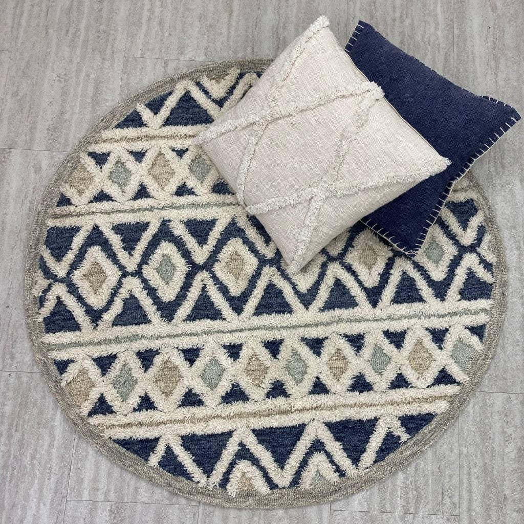 6' Round Blue and Cream Striped Diamonds Area Rug - Homeroots - Flyclothing LLC