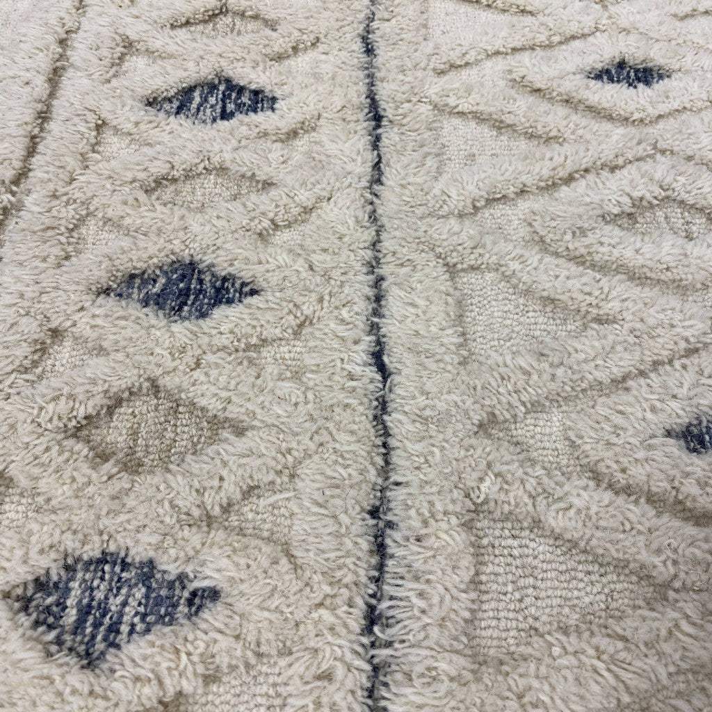 4' Round Cream and Blue Stripe Diamond Area Rug - Homeroots - Flyclothing LLC