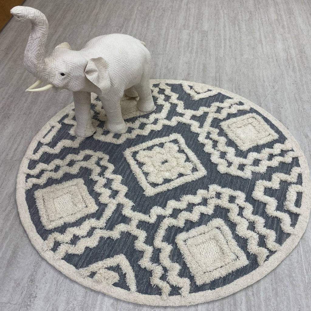 4' Round Gray and Cream Geometric Area Rug - Homeroots - Flyclothing LLC