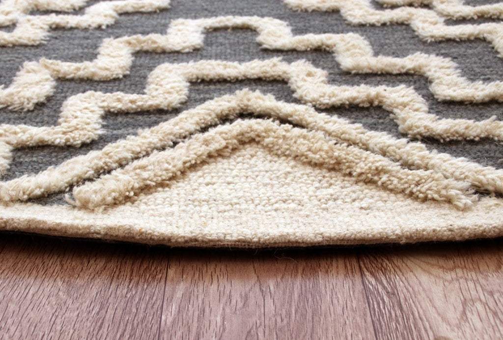 6' Round Gray and Cream Geometric Area Rug - Homeroots - Flyclothing LLC