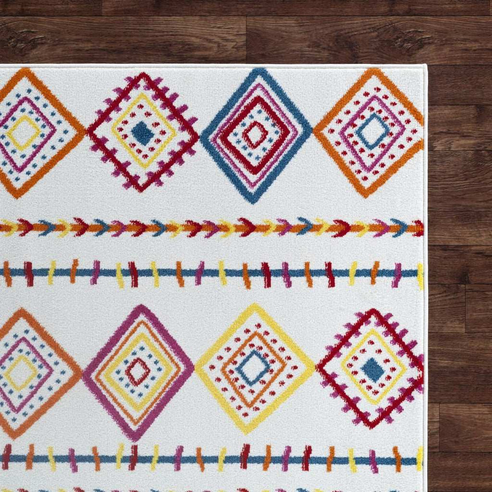 5' X 7' Red and White Diamonds Array Area Rug - Homeroots - Flyclothing LLC