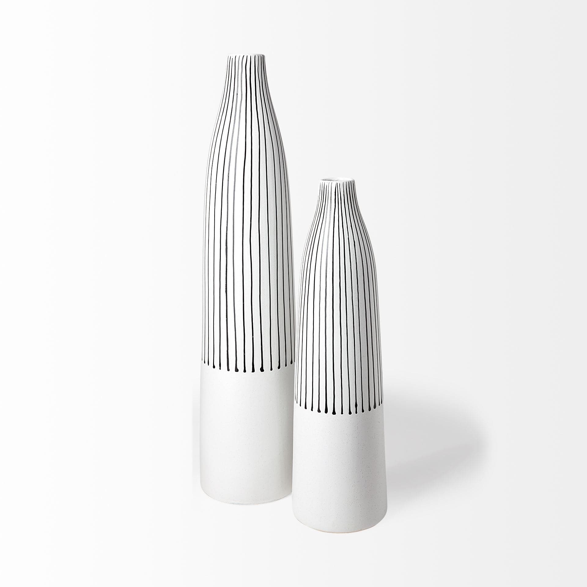 18" Black and White Pinstriope Narrow Ceramic Vase - Homeroots - Flyclothing LLC