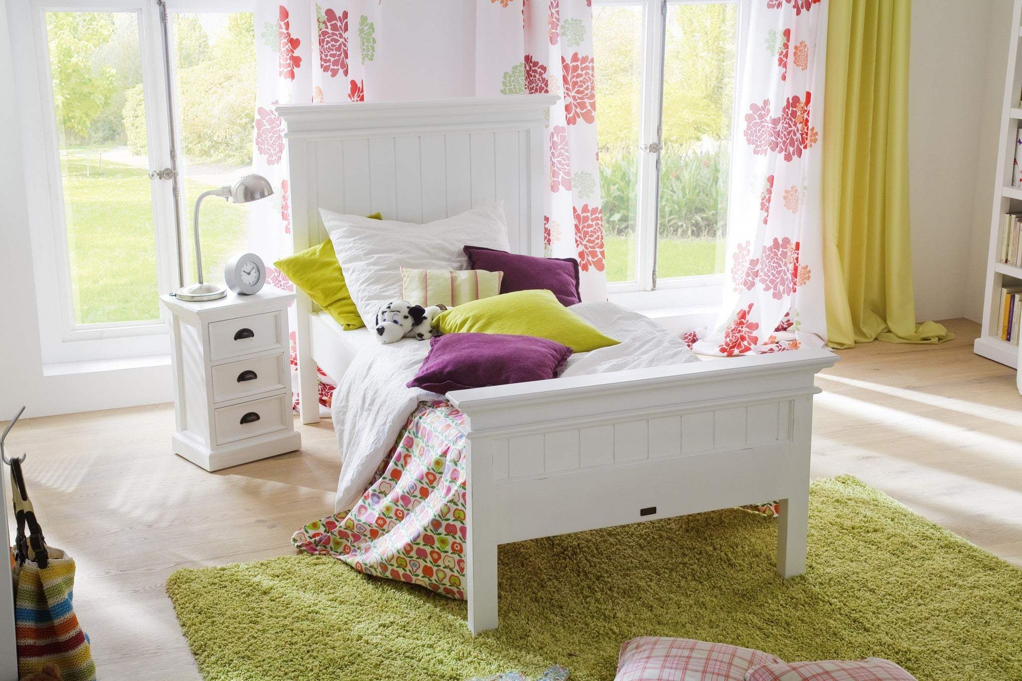 Classic White Three Drawer Nightstand - Homeroots - Flyclothing LLC