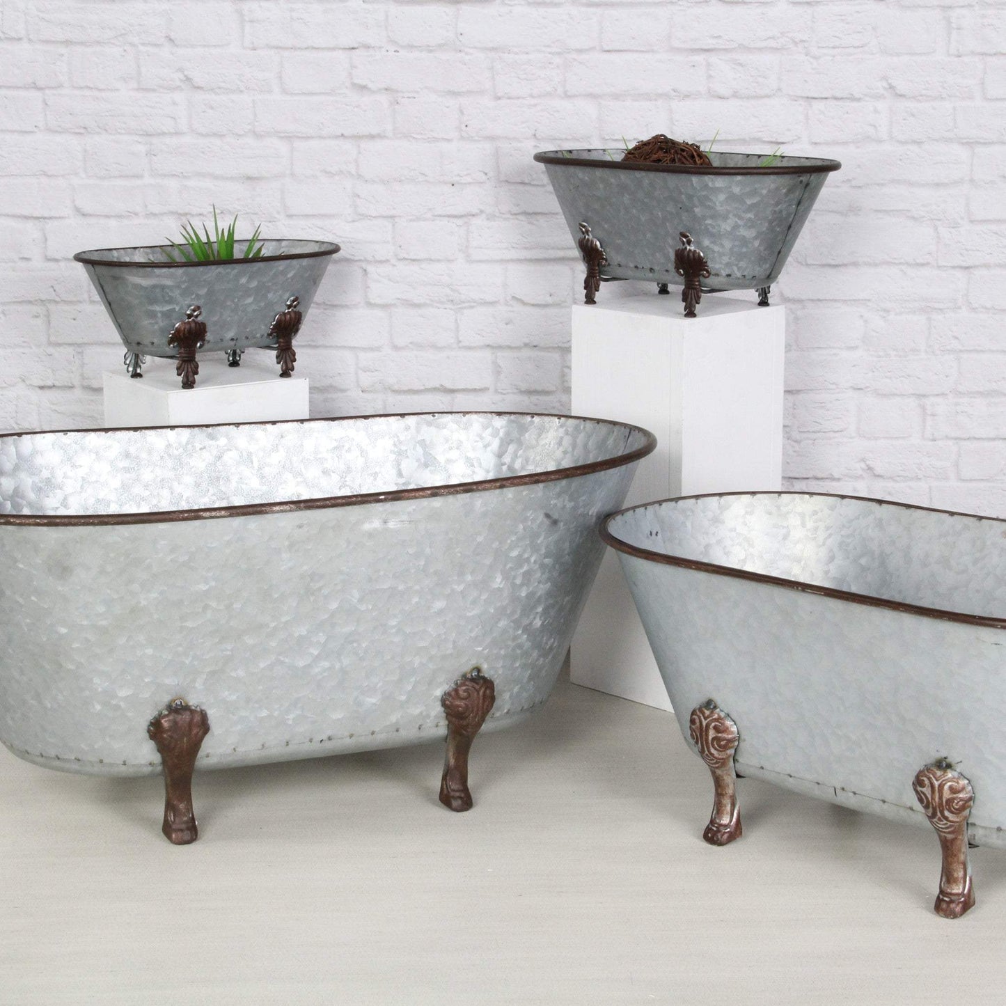 Hammered Metal Bathtub Decorative Sculpture - Homeroots - Flyclothing LLC