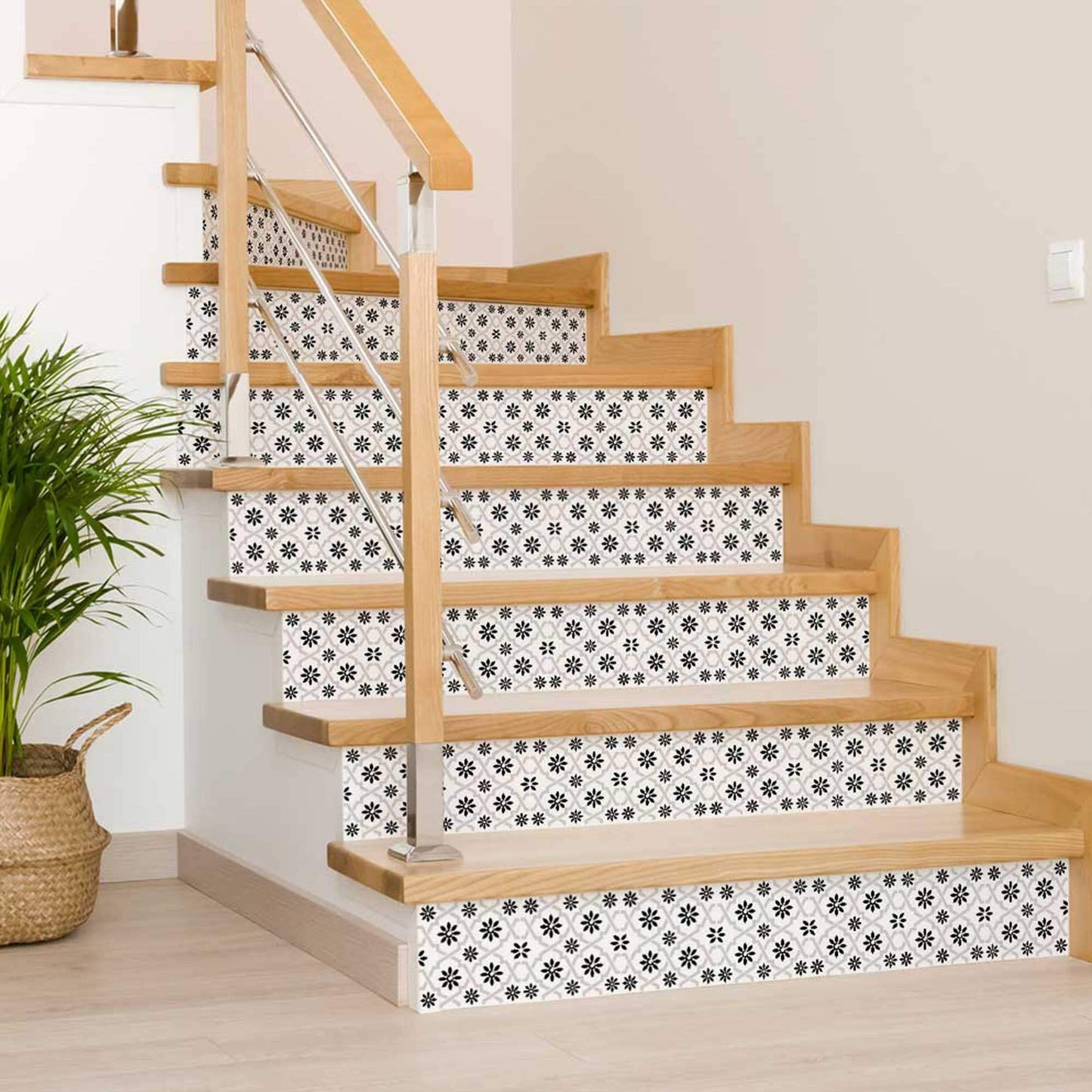 8" X 8" Black and White Lil Daisy Peel and Stick Removable Tiles - Homeroots - Flyclothing LLC