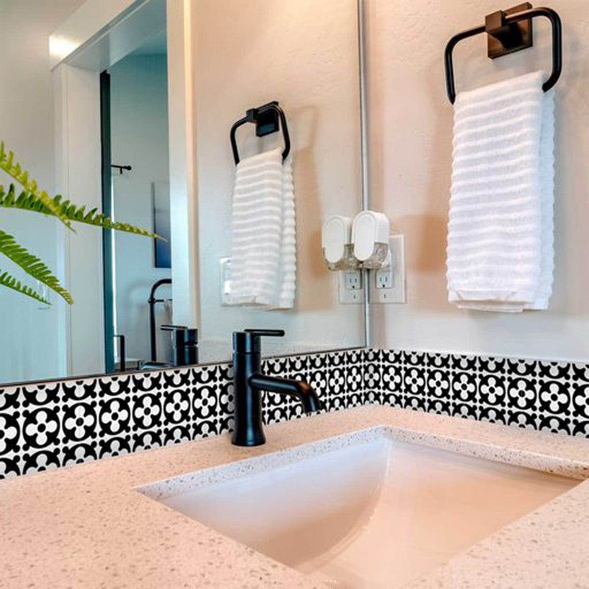 7" X 7" Black and White Medeci Peel and Stick Removable Tiles - Homeroots - Flyclothing LLC