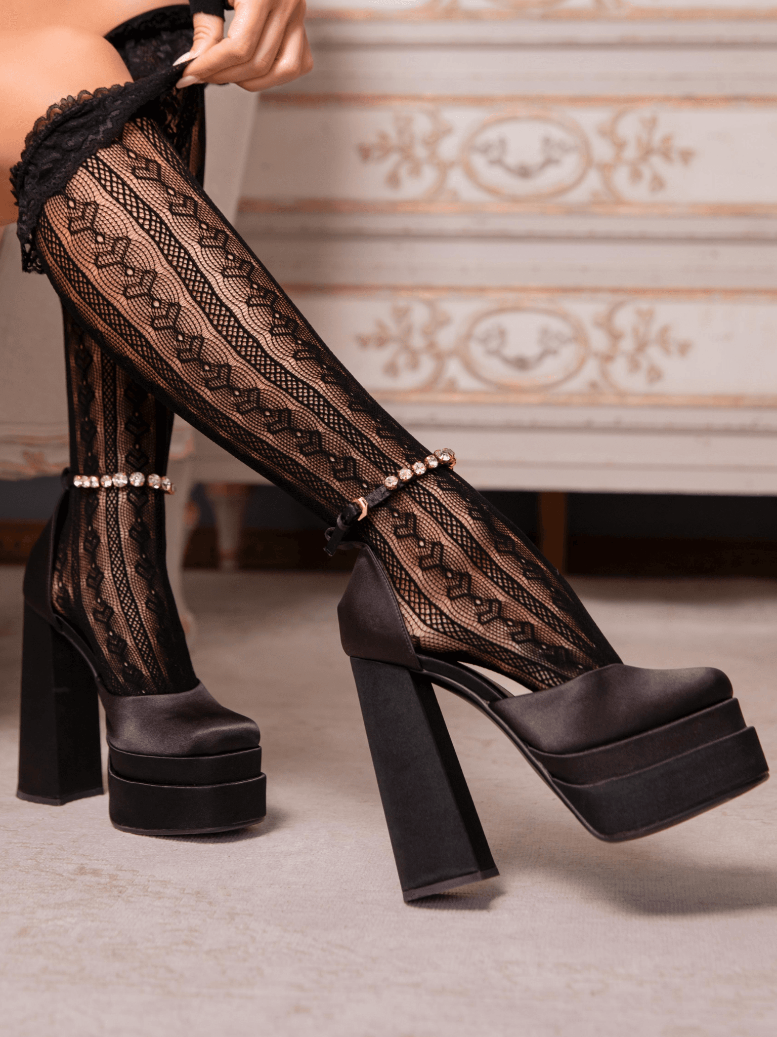 Sweetheart Ruffle Cuff Knee High Socks