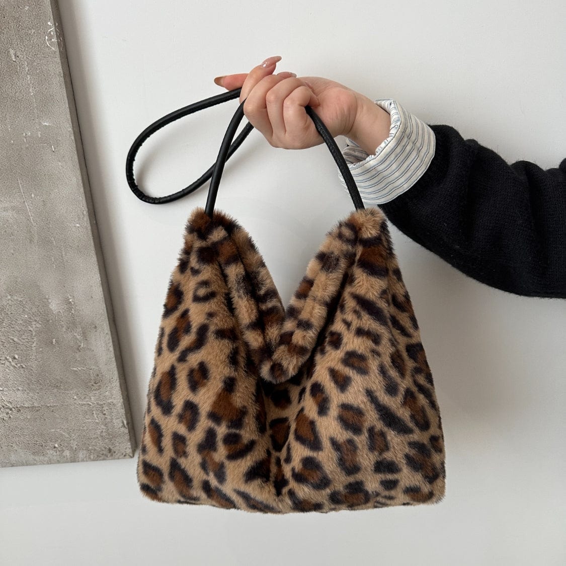 Leopard Furry Shoulder Bag - Trendsi