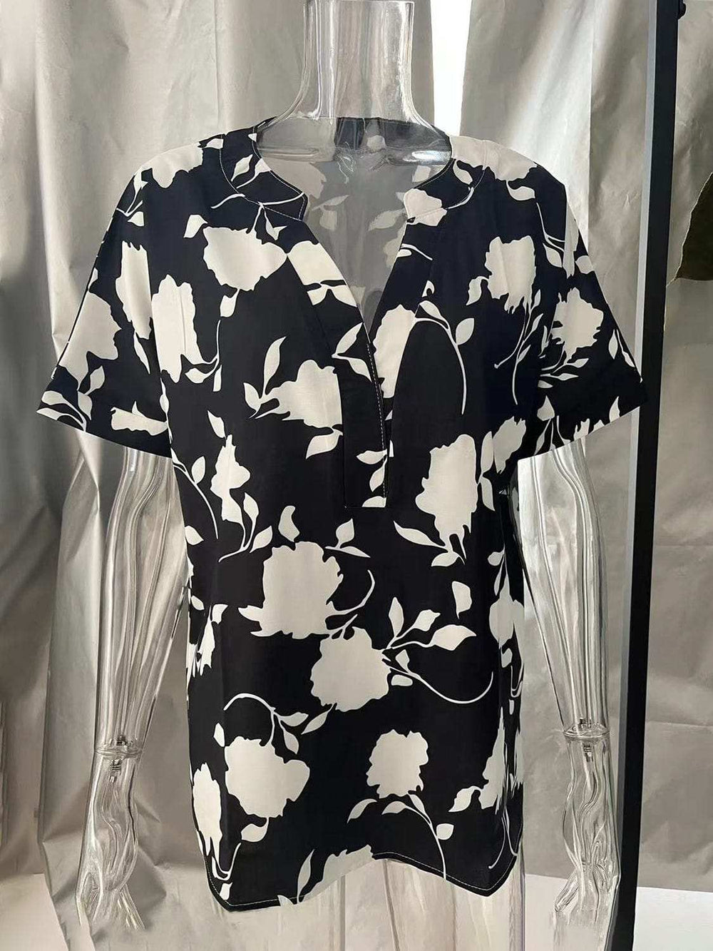 Full Size Printed Notched Short Sleeve Blouse - Trendsi - Flyclothing LLC