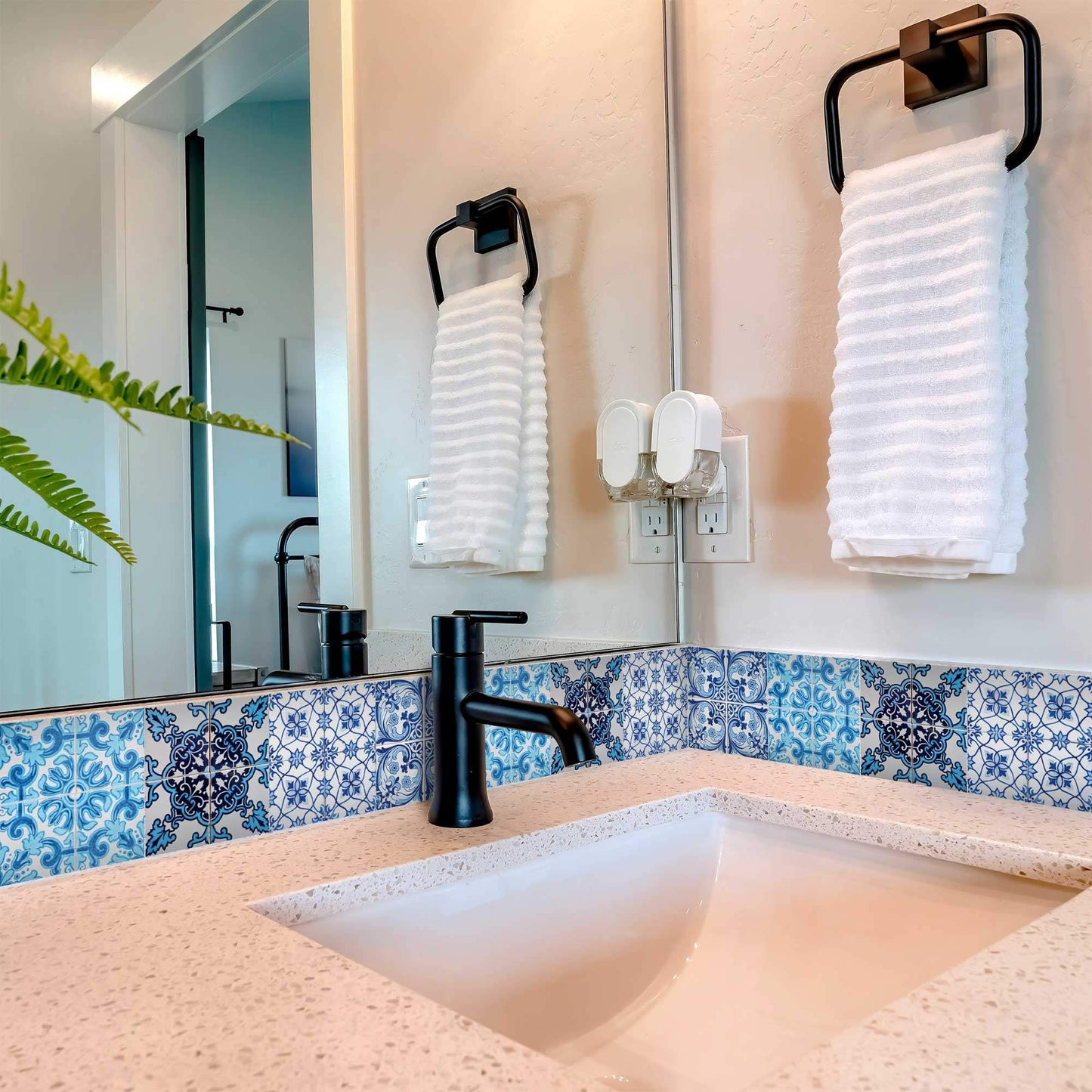 5" X 5" Mediterranean Blues Mosaic Peel and Stick Tiles - Homeroots - Flyclothing LLC