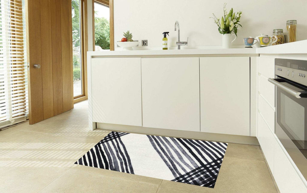 2' X 3' Black and Gray Abstract Arrow Washable Floor Mat - Homeroots - Flyclothing LLC