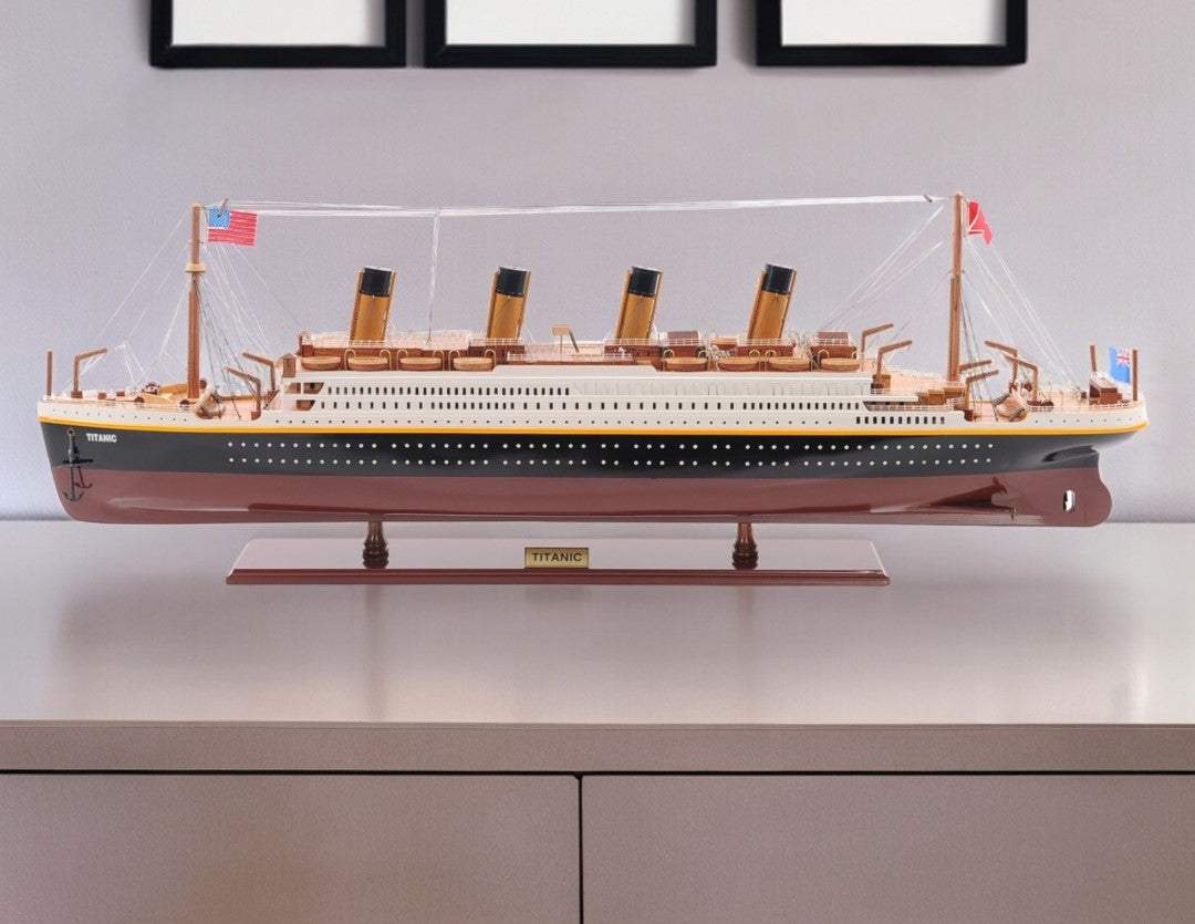 10" Black and Red 1912 RMS Titanic Small Boat Hand Painted Decorative Boat - Homeroots - Flyclothing LLC