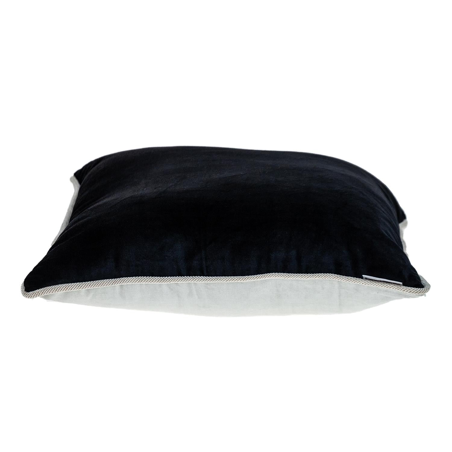 20" Black and White Throw Pillow - Homeroots - Flyclothing LLC