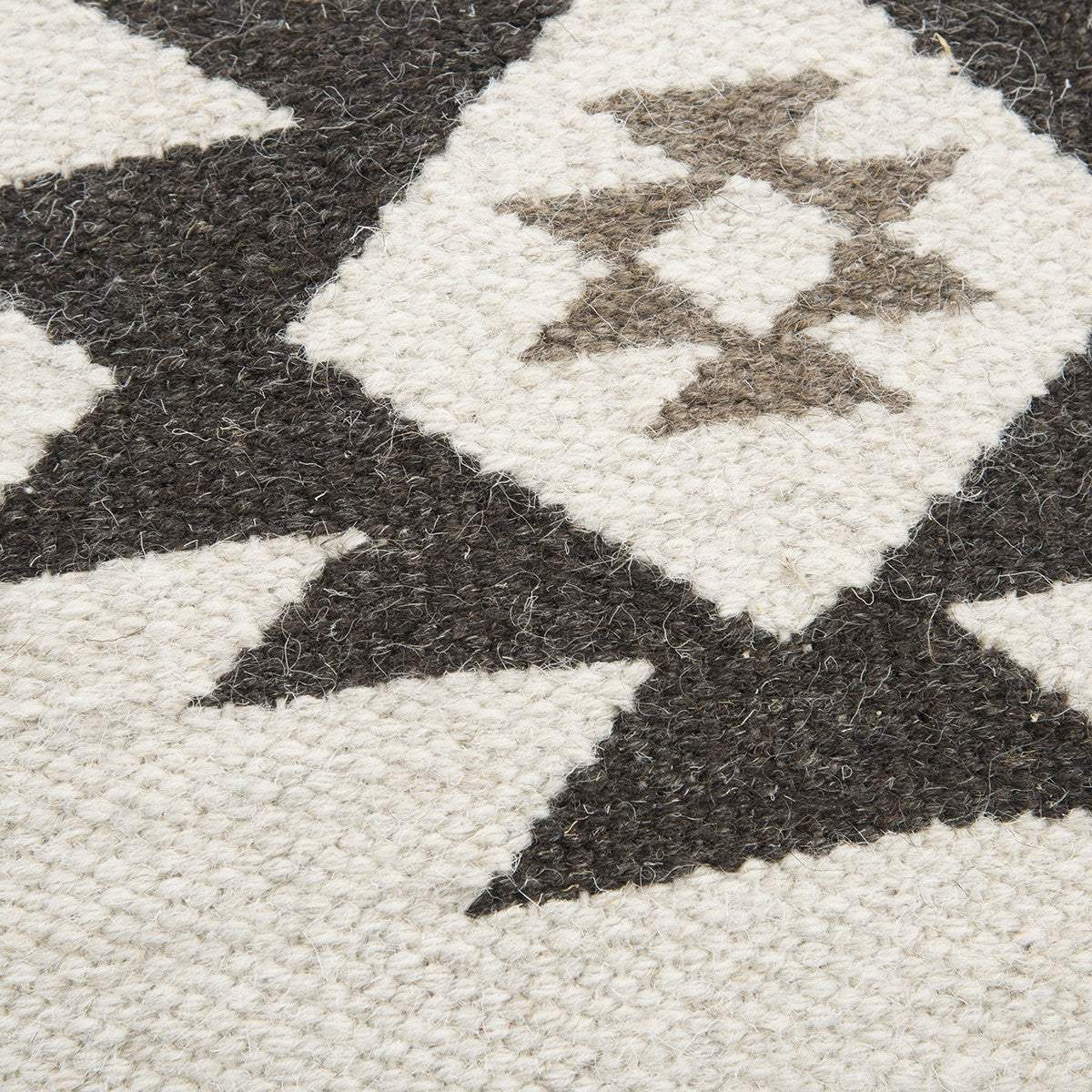 Cream Beige Classic Ikat Pattern Throw Pillow - Homeroots - Flyclothing LLC