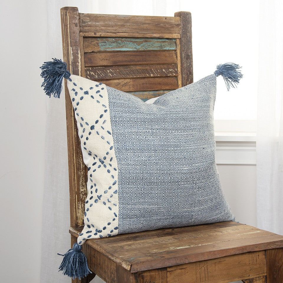 20" Blue and Ivory Herringbone Cotton Throw Pillow With Tassels
