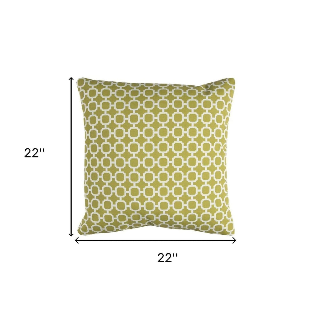 22" Green and White Quatrefoil Indoor Outdoor Throw Pillow - Homeroots