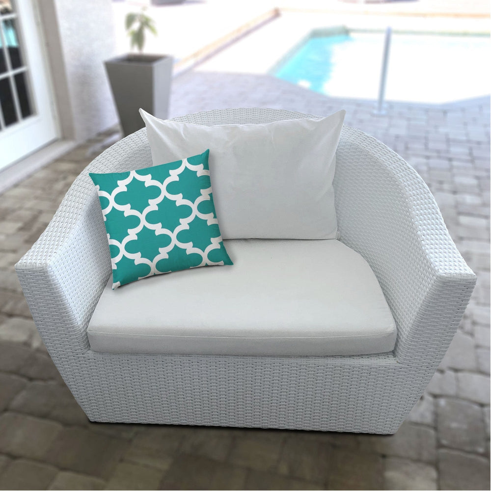 14" X 20" Turquoise And White Blown Seam Quatrefoil Lumbar Indoor Outdoor Pillow - Homeroots - Flyclothing LLC
