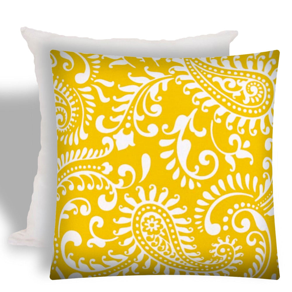 17" X 17" Cream And White Zippered Paisley Throw Indoor Outdoor Pillow - Homeroots