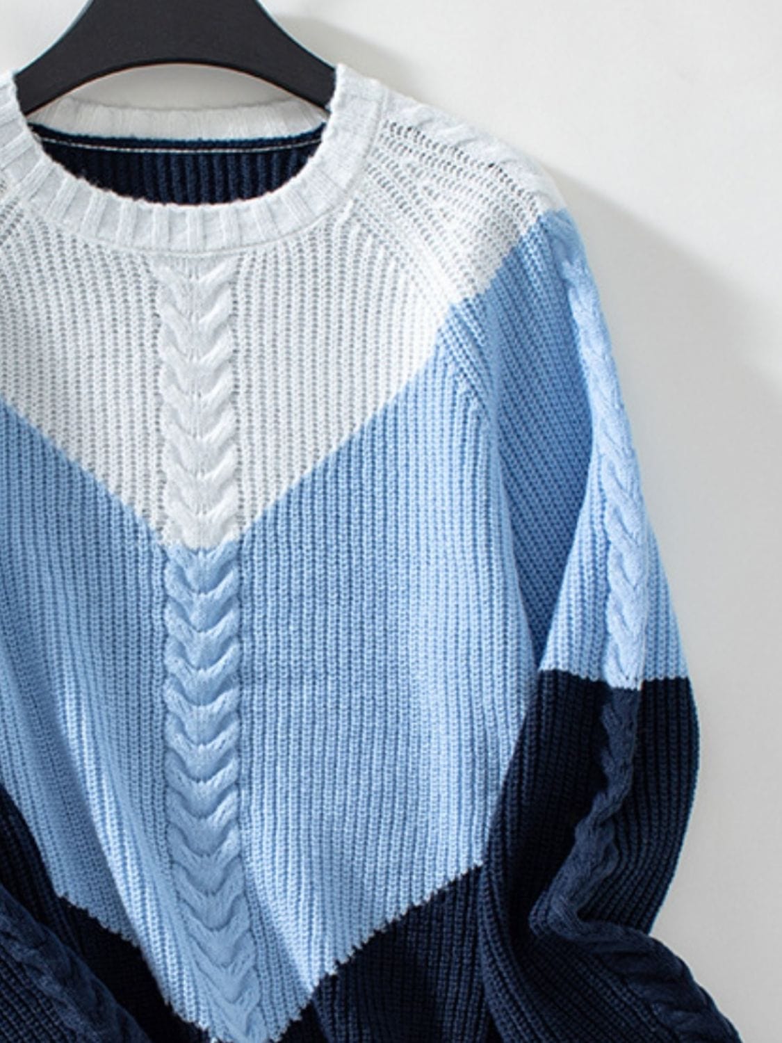 Color Block Round Neck Long Sleeve Sweater - Trendsi
