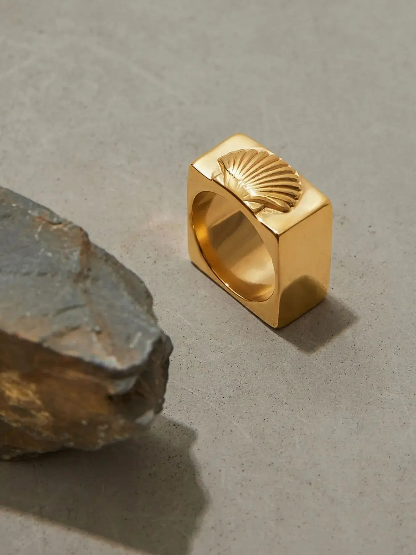 Vintage Shell Pattern Gold Signet Ring - Trendsi - Flyclothing LLC