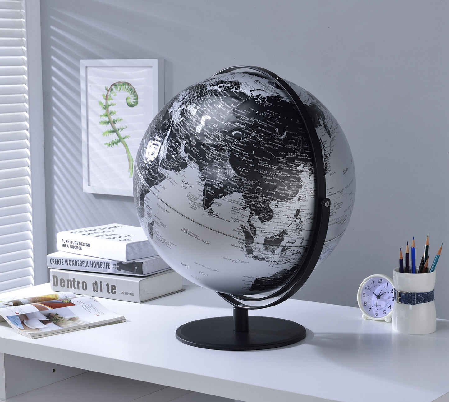 21" Black And Silver Modern Polyresin Globe - Homeroots - Flyclothing LLC