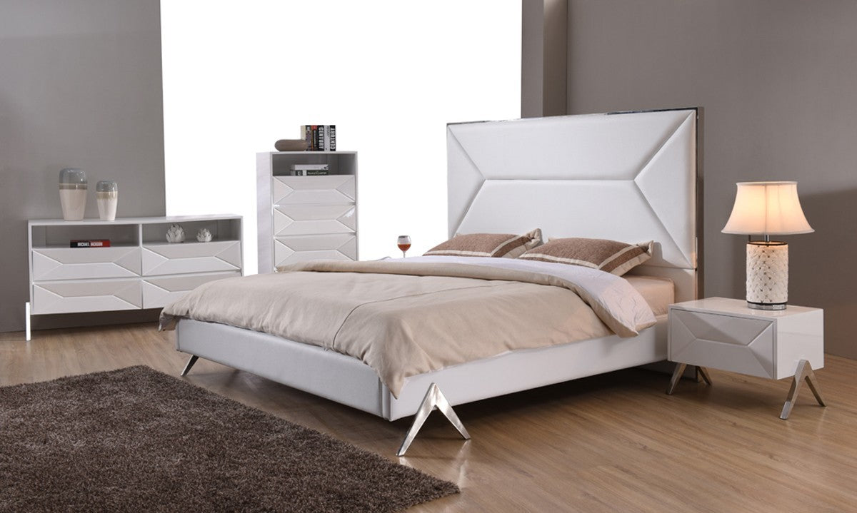 61" White Manufactured Wood Four Drawer Double Dresser - Homeroots - Flyclothing LLC