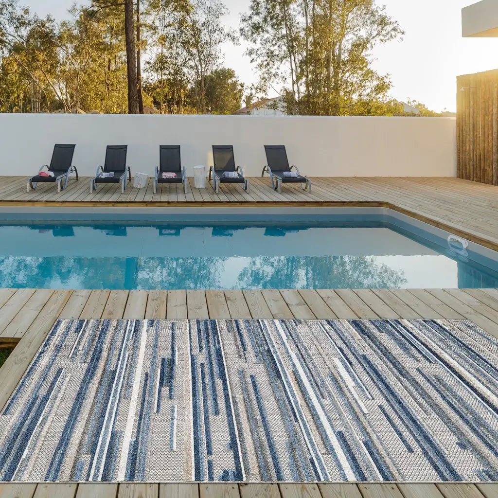 5' X 7' Blue Abstract Stain Resistant Indoor Outdoor Area Rug - Homeroots - Flyclothing LLC