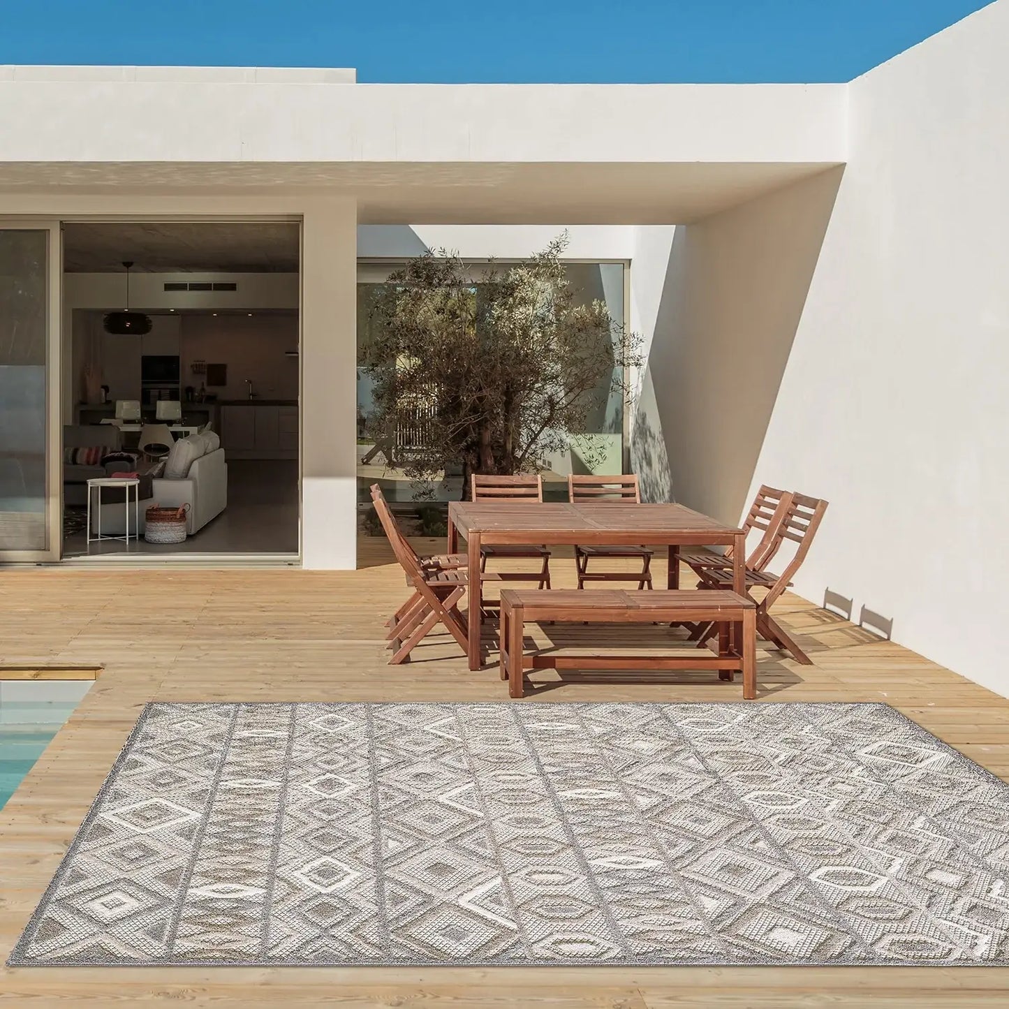 5' X 7' Gray And Ivory Southwestern Stain Resistant Indoor Outdoor Area Rug - Homeroots - Flyclothing LLC