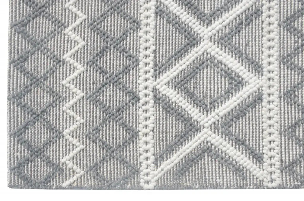6' X 9' Gray and Ivory Geometric Handmade Area Rug - Homeroots - Flyclothing LLC