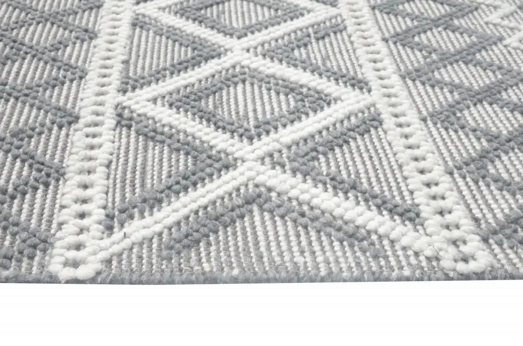 9' X 13' Gray Ivory Diamonds Boho Chic Area Rug - Homeroots - Flyclothing LLC