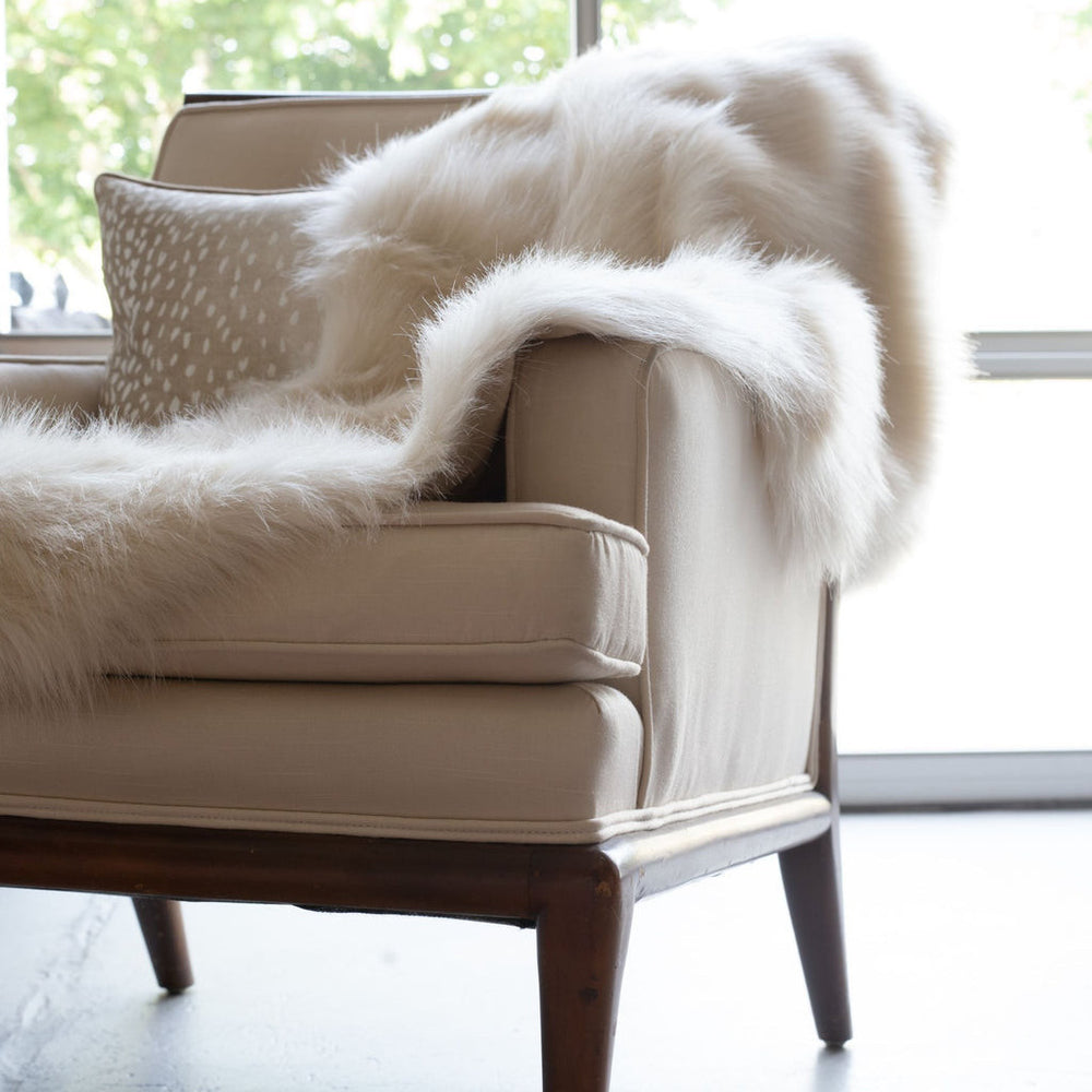 50" x 60" Royal White Long Hair Faux Fur Throw - Homeroots - Flyclothing LLC