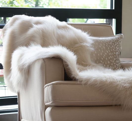 50" x 60" Royal White Long Hair Faux Fur Throw - Homeroots