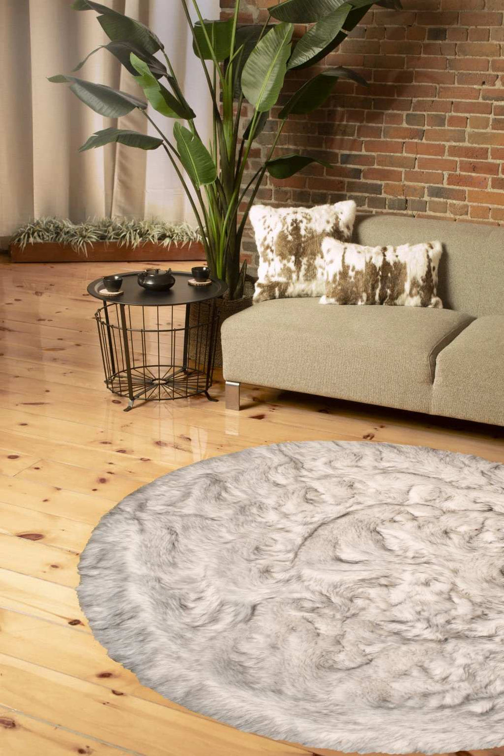 6' X 6' Ombre Grey Round Faux Fur Washable Non Skid Area Rug - Homeroots - Flyclothing LLC
