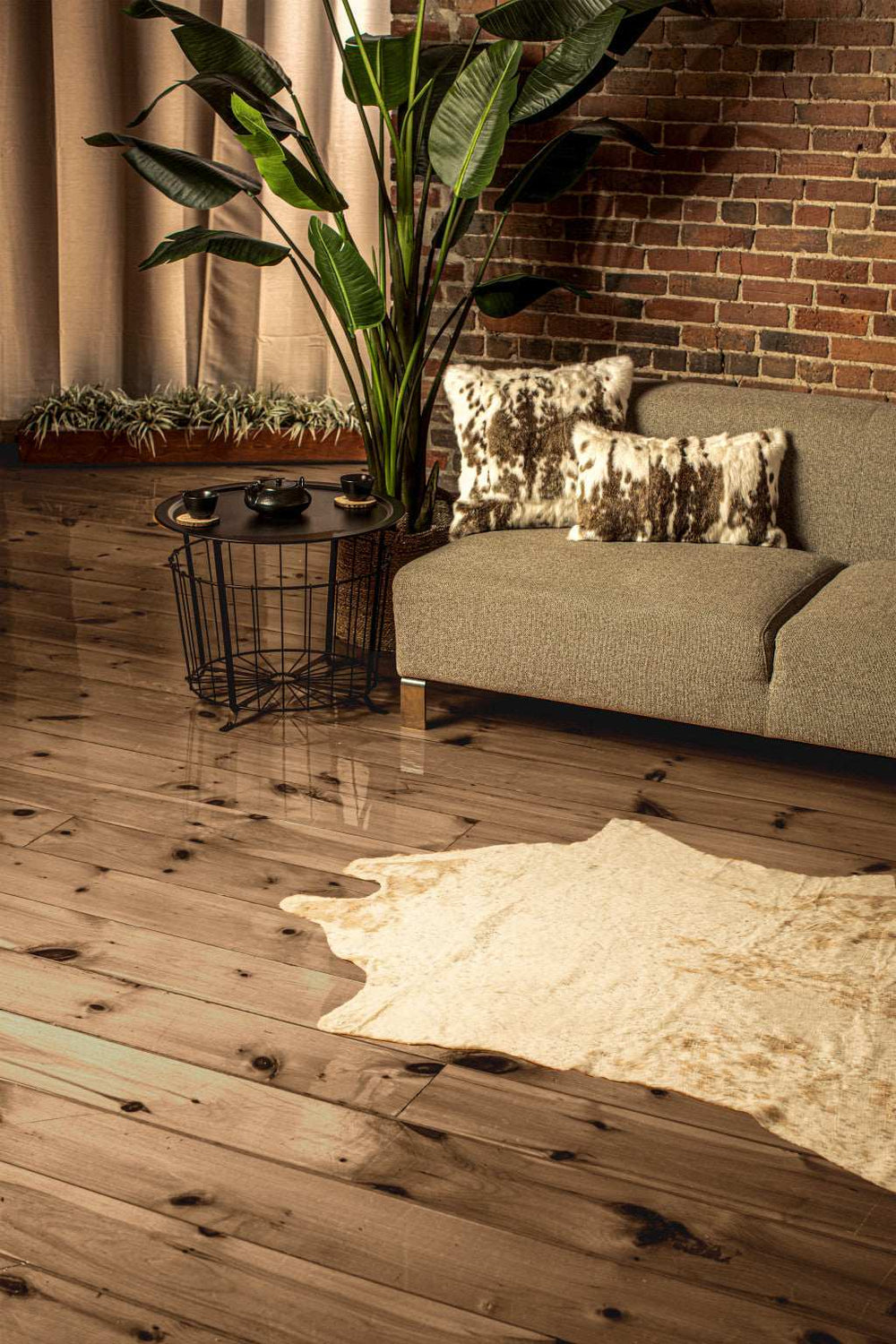 4' X 5' Off White And Silver Faux Cowhide Non Skid Area Rug - Homeroots - Flyclothing LLC